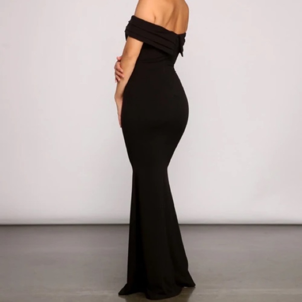 Mermaid dress in black size large